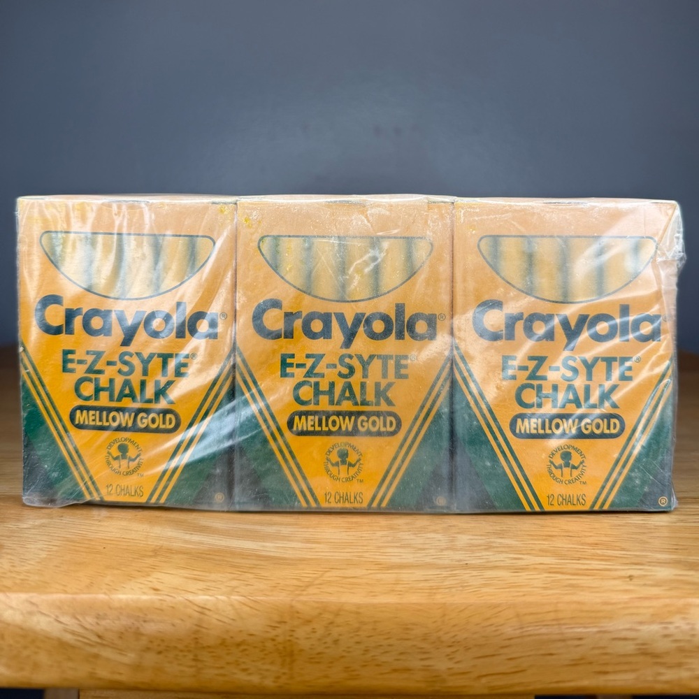 Crayola Binney & Smith Vintage 1988 E-Z- SyteChalk “Mellow Gold” Sealed 12 pack